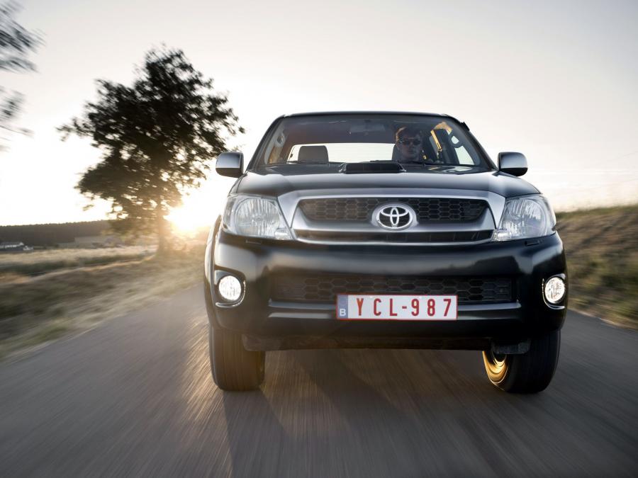  Toyota Hilux Double Cab 2008 года  (фото 10 из 30)